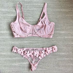 💕Victoria’s Secret thong & bra set